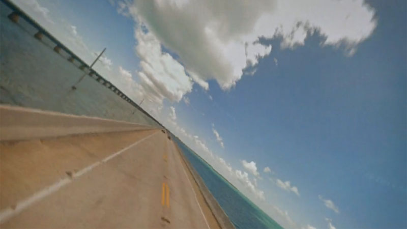 Μαλλιοκούβαρα στους δρόμους του Google Street View! (VIDEO)
