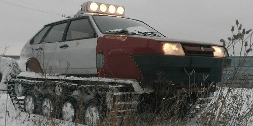 Θεούλης στη Ρωσία φτιάχνει ένα Lada Tank από παλιοσιδερικά (PHOTOS)