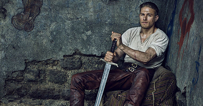 King Αrthur του Guy Ritchie: Στο νέο teaser, ο Αρθούρος αγαπάει πολύ τη σπαθάρα του (VIDEO)