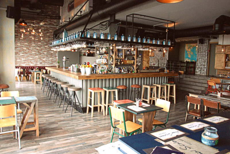 High School: Το all day casual restaurant του Θερμαϊκού που παίρνει άριστα 10