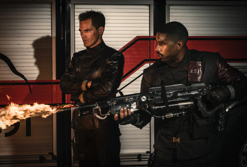 Ο Michael B. Jordan κι ο Michael Shannon φτύνουν φωτιά στο πρώτο trailer του Fahrenheit 451