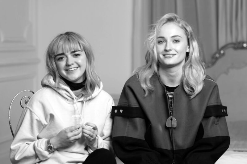 Η αντίδραση της Sophie Turner στην πρόσφατη επίμαχη σκηνή της Arya ήταν ακόμα πιο, εχμ, επίμαχη