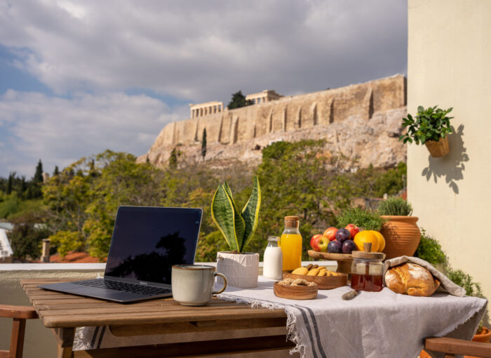 Τις χειρότερες πόλεις για digital nomads στην Ευρώπη έχει η Ελλάδα, σύμφωνα με μελέτη