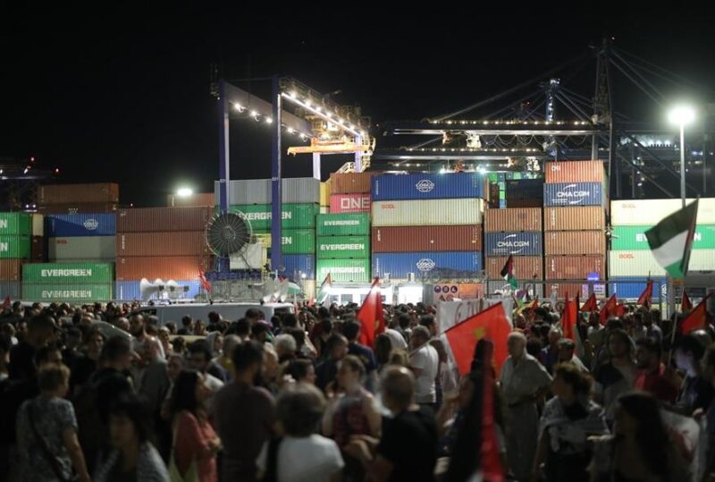 Δεύτερο άκυρο σε φόρτωμα στρατιωτικού φορτίου για Ισραήλ στο λιμάνι του Πειραιά