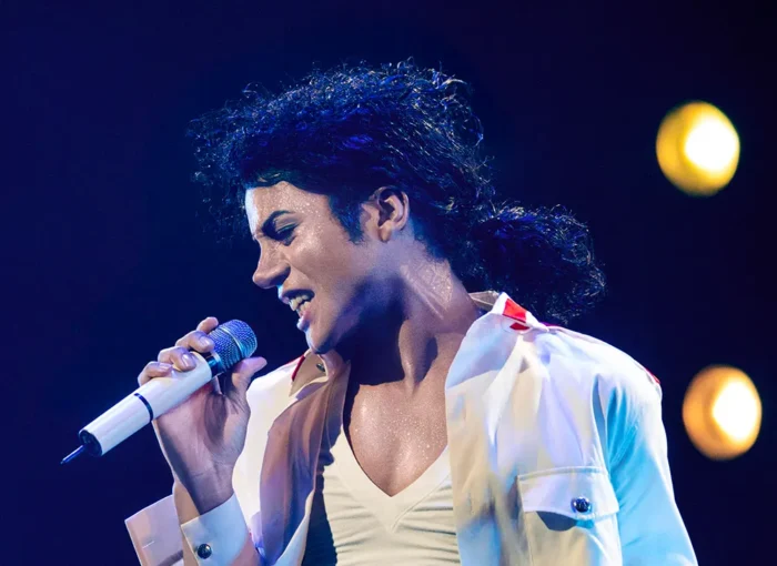 Αναβολή της ταινίας Michael Jackson λόγω νομικής γκάφας σχετικά με τις κατηγορίες για παιδική κακοποίηση