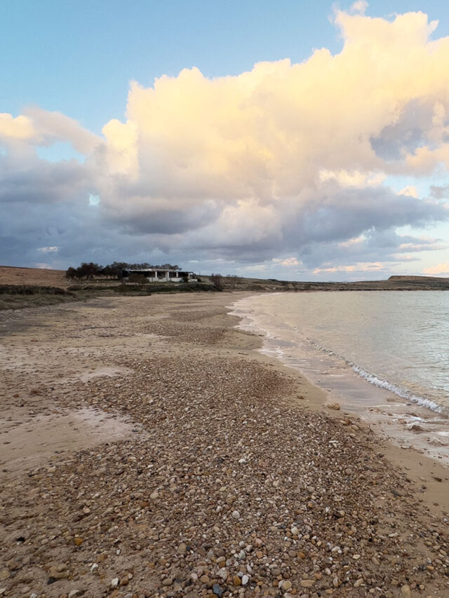 Άδειες για καντίνες και ομπρελοξαπλώστρες στο Κουφονήσι έδωσε το υπουργείο