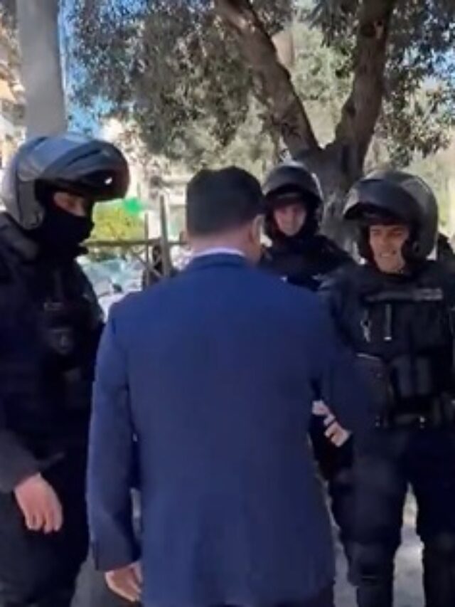 «Σας αγαπάμε – σας λατρεύω»: Άδωνις σαλιαρίζει με τους ΟΠΚΕ