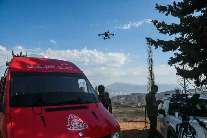 Αεροκαμπάνα από drone της Πυροσβεστικής έφαγε απρόσεχτος στο Αγρίνιο