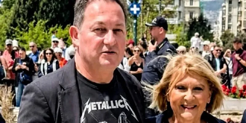 Δεν ήμασταν με τη Βούλτεψη στους Metallica, ανακοίνωσε ο Πέτσας