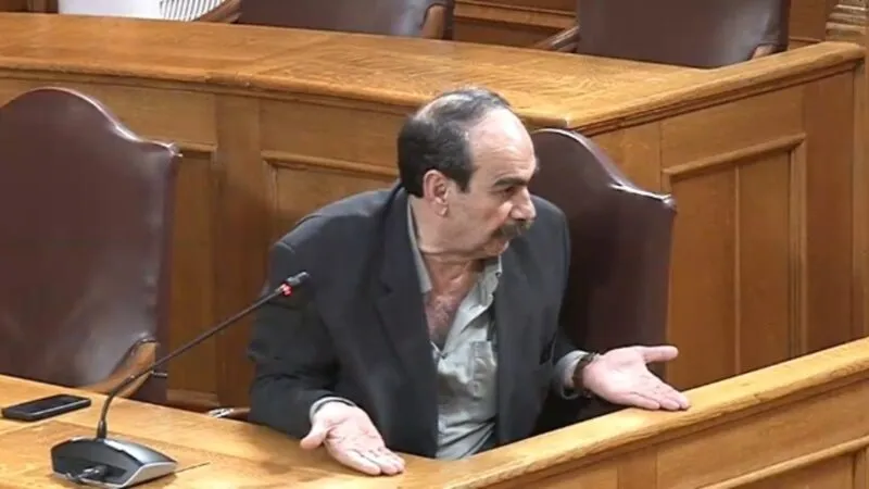 Εντωμεταξύ, θα δικάσουν τον Φραπέ για το «δικαιώμα της σιωπής» meme