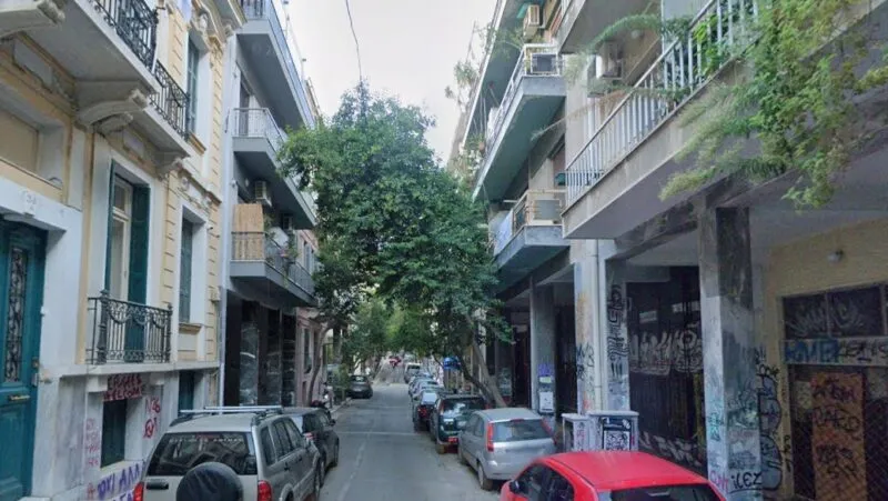 Εξάρχεια: Διαρρήκτες εγκλωβίζονται σε διαμέρισμα μαζί με τους αστυνομικούς που τους δέσανε