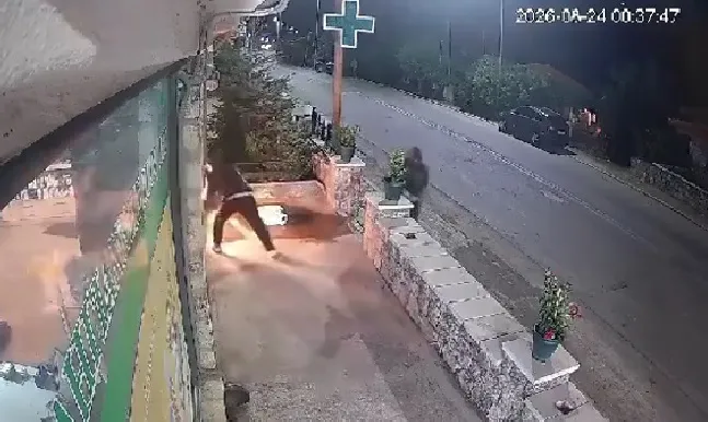 Αρκαδία: Άγνωστοι οριακά αυτοπυρπολήθηκαν βάζοντας φωτιά σε φαρμακείο
