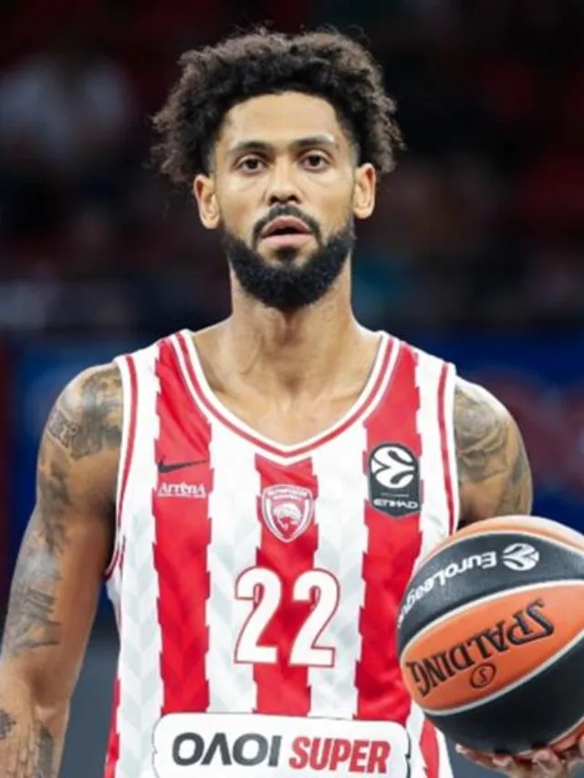 Με 25αρα στην πρεμιέρα έδειξε ότι ήρθε η Tayler Time για νέο συμβόλαιο ο Ντόρσεϊ
