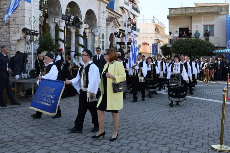 Αγόρασε ο κουβαρντάς δήμος Μεσολογγίου μπλουζάκια στη χονδρική 52 ευρώ το ένα;