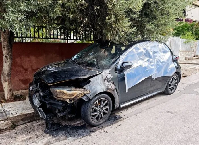 Αξιωματικός του Ναυτικού έκαψε σπίτι και αυτοκίνητα πρώην συντρόφων του σε Γλυφάδα και Ηράκλειο, συνελήφθη στη Λευκάδα