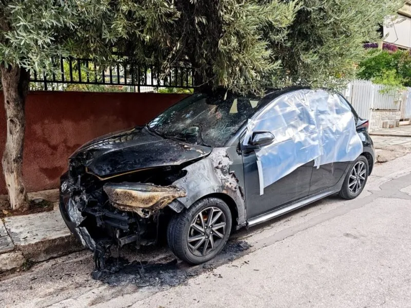 Αξιωματικός του Ναυτικού έκαψε σπίτι και αυτοκίνητα πρώην συντρόφων του σε Γλυφάδα και Ηράκλειο, συνελήφθη στη Λευκάδα