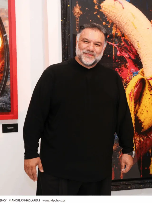 Όλα τα τρελά παρεάκια των fans που πήγαν στην έκθεση φωτογραφίας του Αρναούτογλου